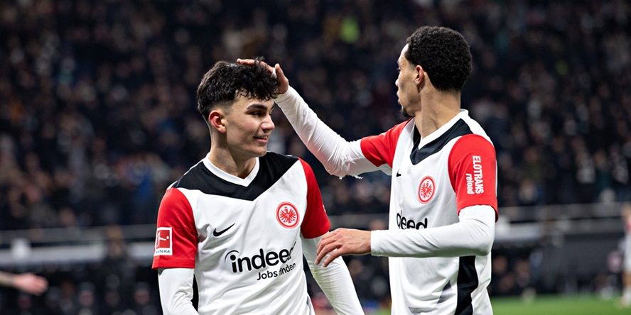 Eintracht Frankfurt einsortiert: Die Offensive rollt! Welche Spieler kaufen, wen verkaufen?